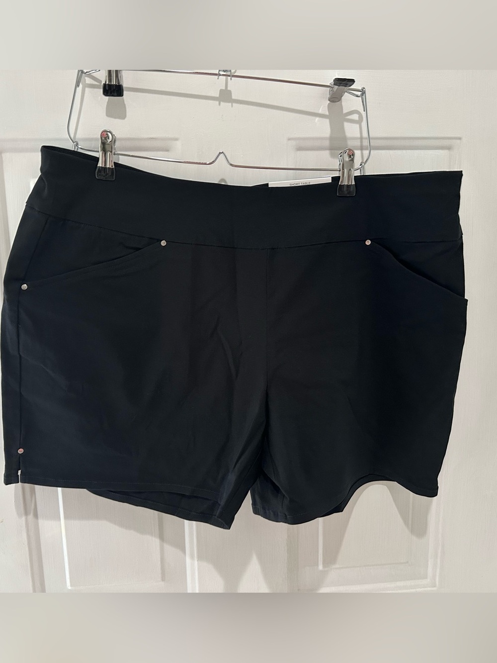 Women’s INC Black Stretch Pull-On Shorts 18 Misses